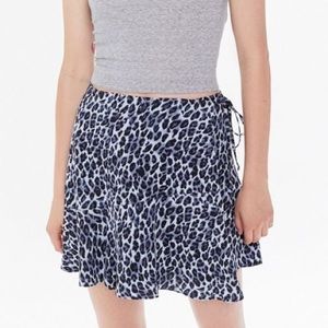 UO NWOT* Leopard Print Tie Side Ruffle Wrap Skirt
